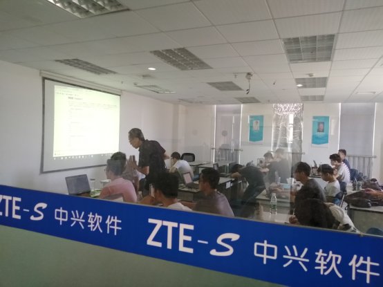 G:\17-18下\校企办\企业项目实训\照片\市内走访\IMG_20180719_103124.jpg
